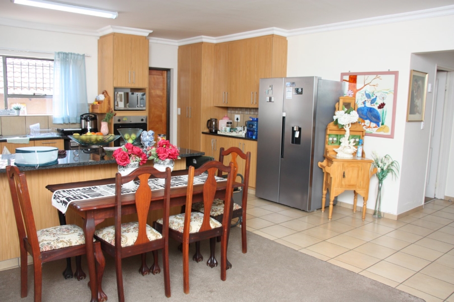 2 Bedroom Property for Sale in Langenhovenpark Free State